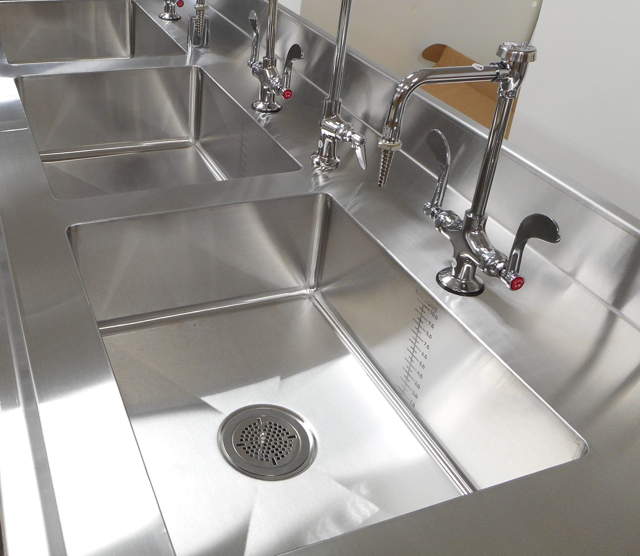 Custom cleanroom sink, sheet metal fabrication